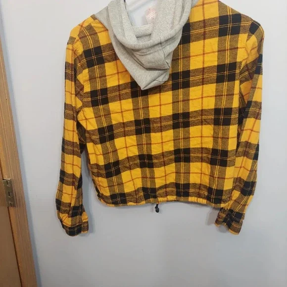 No Boundaries Cinched Waist Plaid Hoodie Yellow med plaid button on snap 💛 - Picture 4 of 11